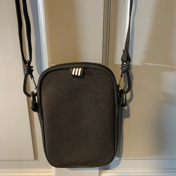 Adidas Unisex Crossbody Bag/Fanny Pack - Picture 4 of 6